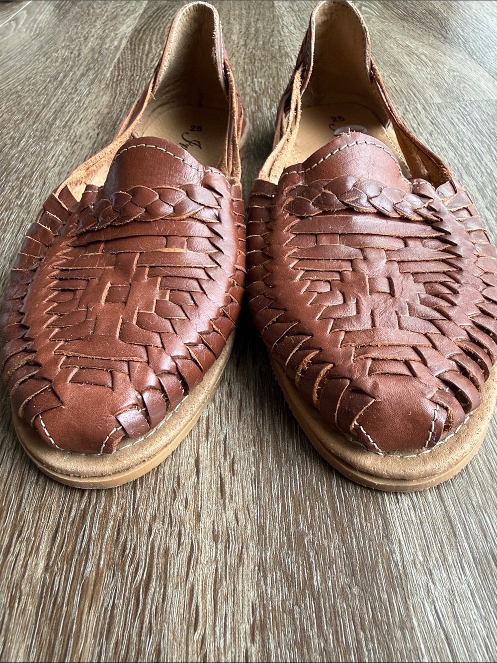 💥Brown Huarache Leather Slip-On Flats💥 - Picture 5 of 9